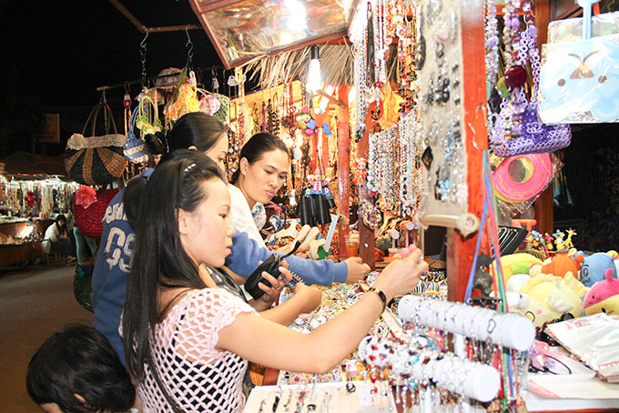 Hình ảnh tại chợ đêm Nha Trang