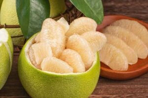 tại sao không ăn bưởi trước khi uống thuốc