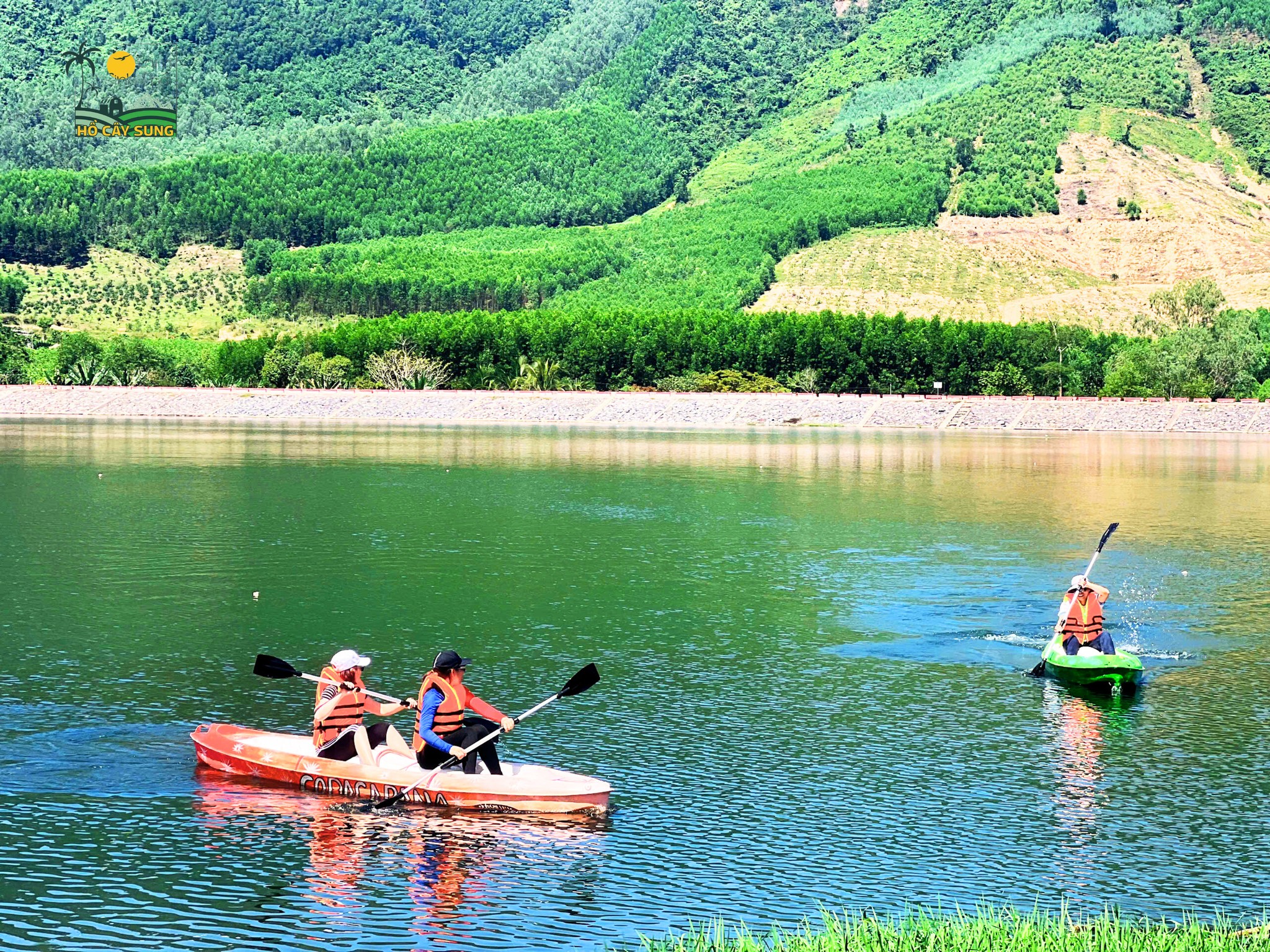 chèo SUP tại Hồ Cây Sung