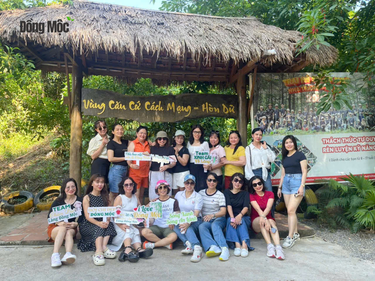 Check-in làng du lịch đồng mộc