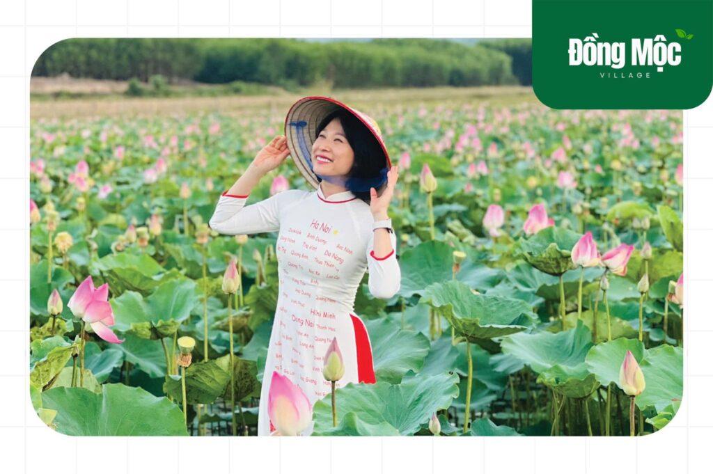 Check-in Hồ sen tại Làng du lịch Đồng Mộc
