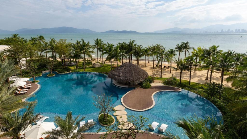 Hồ bới hiện địa bên trong Resort