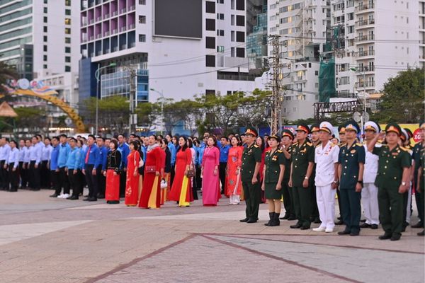 Tham gia lễ chào cờ tại Nha Trang mang đến nhiều trải nghiệm đặc sắc