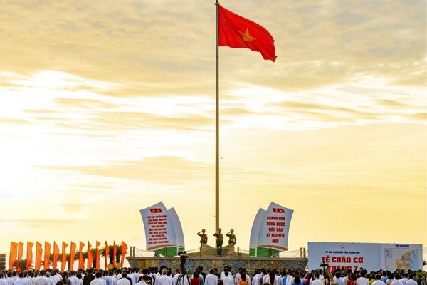 lễ chào cờ tại Nha Trang