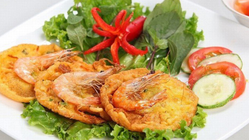 Bánh Tôm Tây Hồ - hương vị biển kết hợp với nét ẩm thực Bắc Bộ