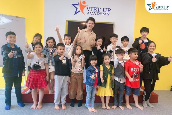 Học Viện Kỹ Năng Sống VietUp