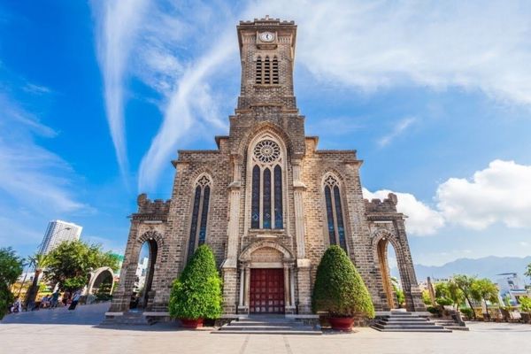 Nhà thờ đá Nha Trang là điểm đến không thể bỏ lỡ