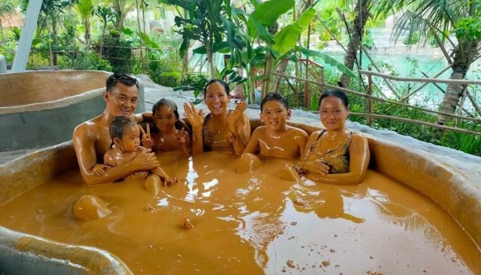 Trải nghiệm tắm bùn khoáng